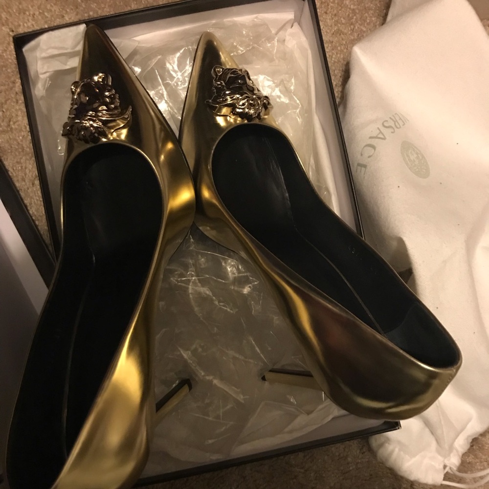 Versace palazzo gold pumps. Brand new, never used.